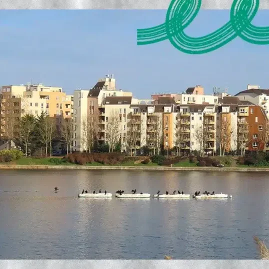 Lac de Créteil et résidences au bord de l'eau